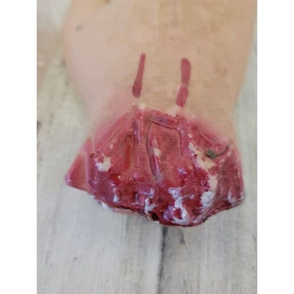 Severed hand set zombie Halloween scary blood lawn prop - Picture 6 of 8